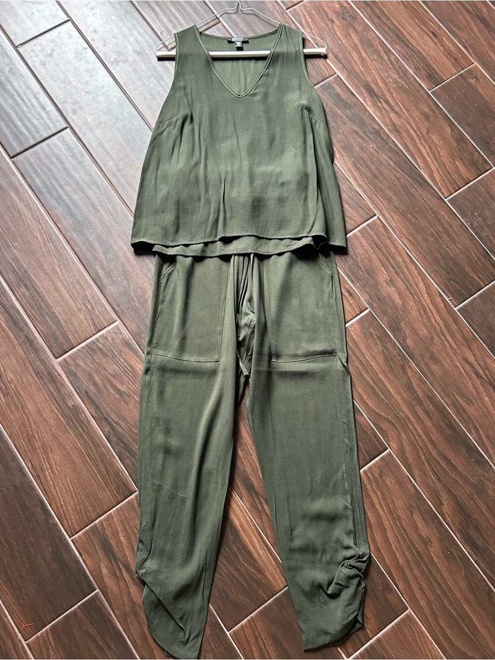 Natalie Busby Viscose/Tencil Olive Green pant and top set XS NEW